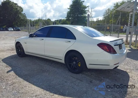 2015 Mercedes-Benz S 550 4Matic z USA, uszkodzony, nr VIN WDDUG8FB2FA201895